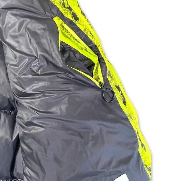 Authentic Off White Neon Green Removable Hoodie Jacket - Picture 8 of 8